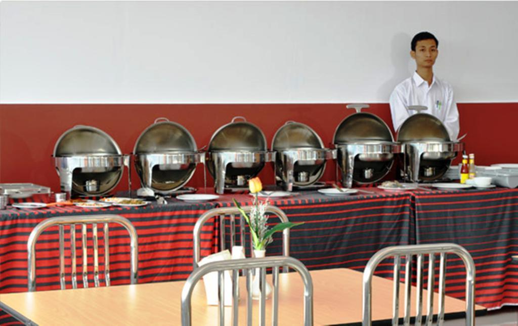 Clover Hotel Yangon Luaran gambar