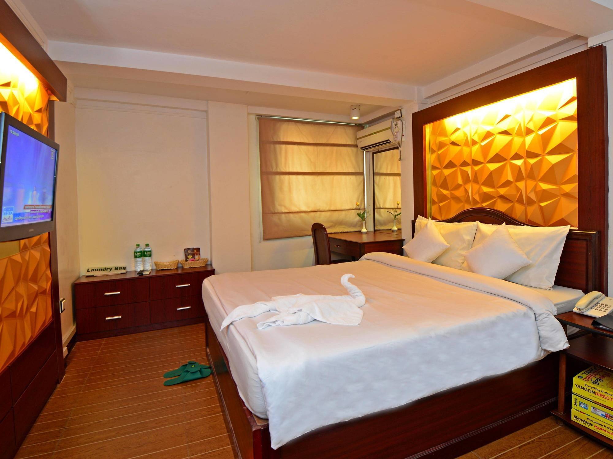 Clover Hotel Yangon Luaran gambar