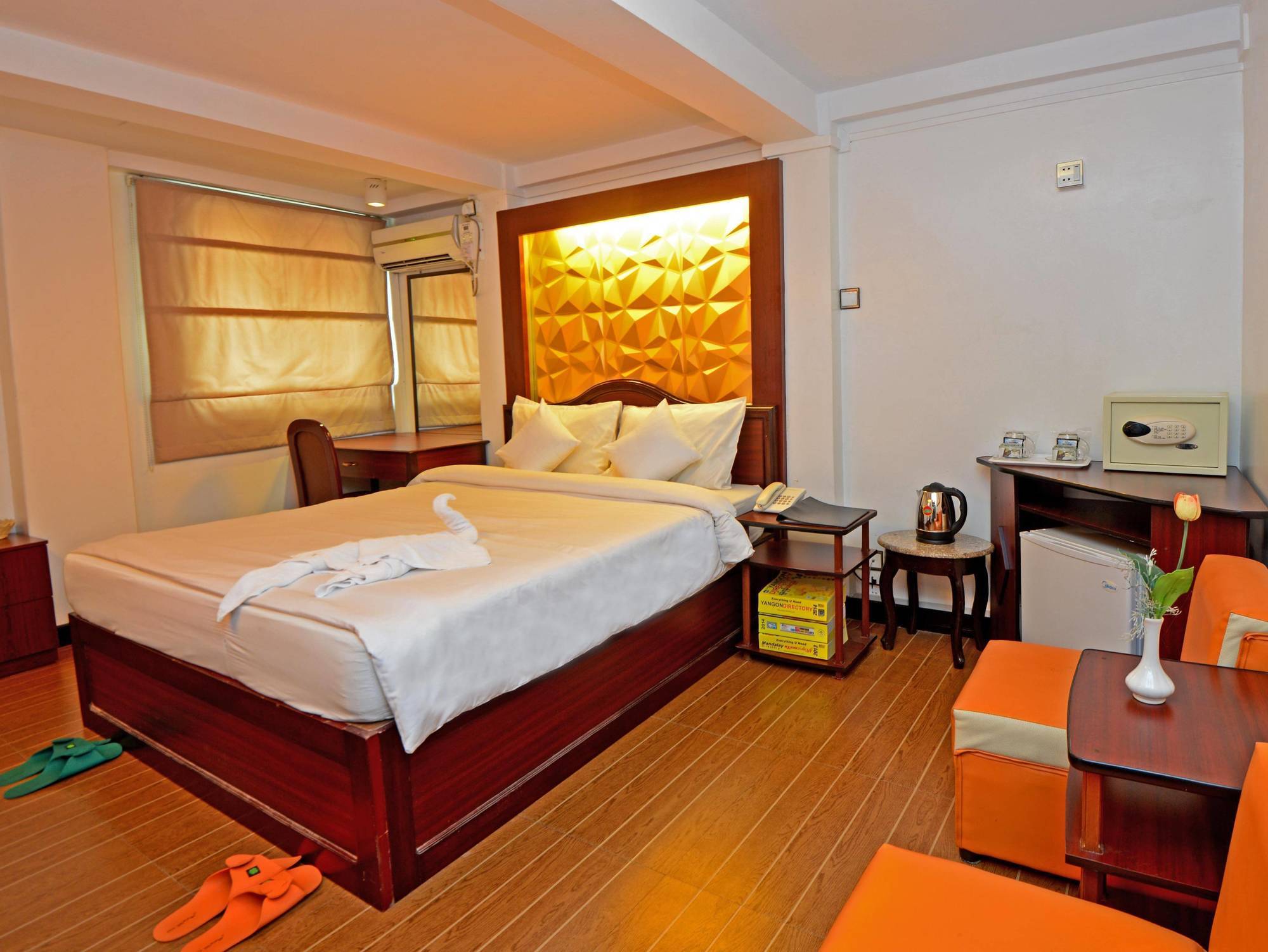 Clover Hotel Yangon Luaran gambar