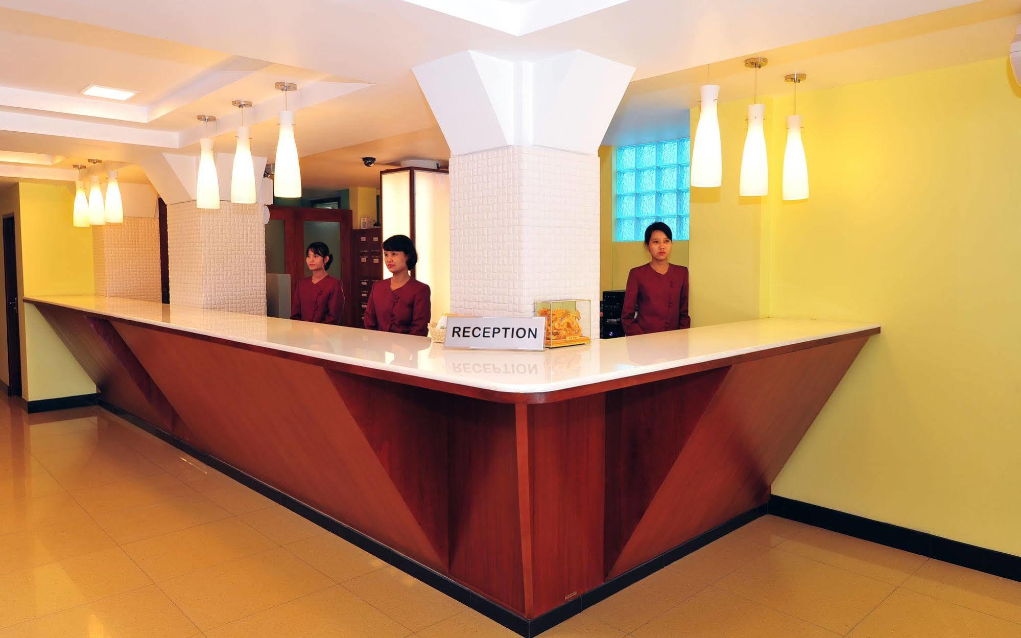 Clover Hotel Yangon Luaran gambar