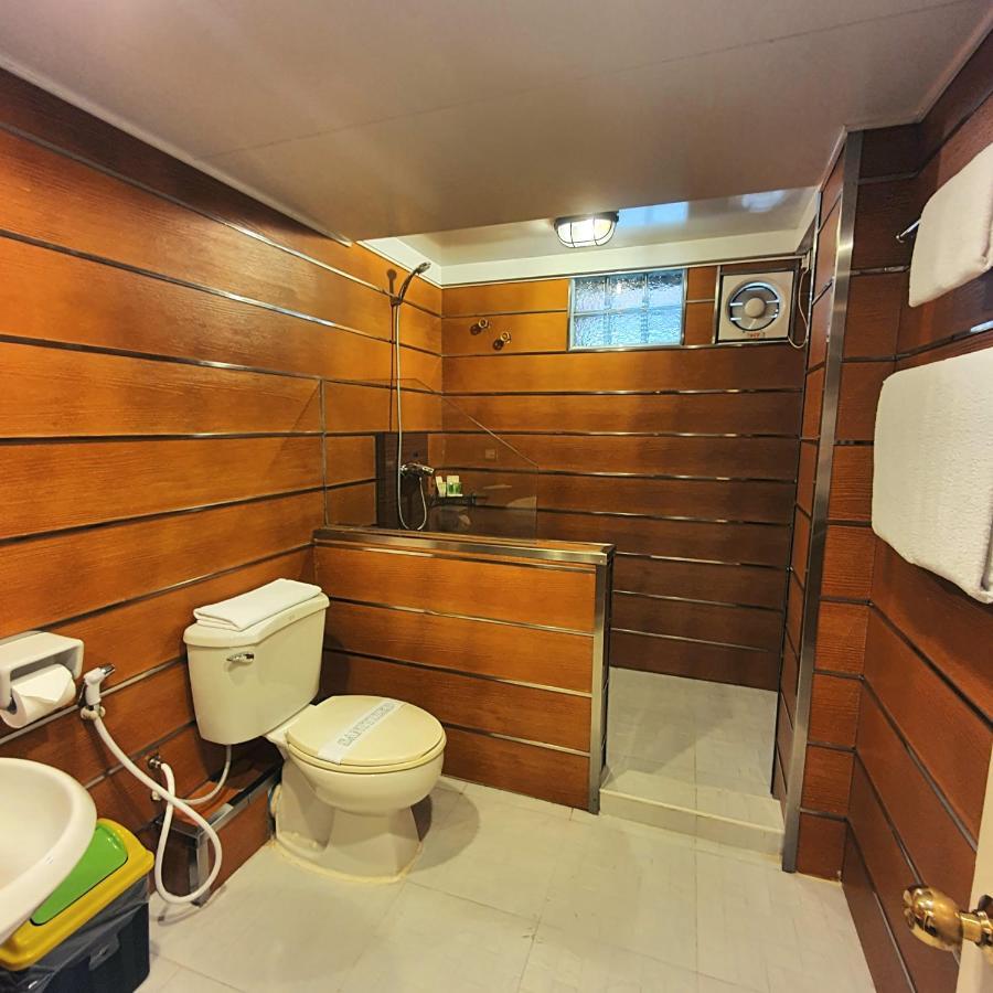 Clover Hotel Yangon Luaran gambar